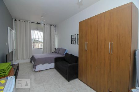 Quarto de kitnet/studio para alugar com 1 quarto, 24m² em Laranjeiras, Rio de Janeiro