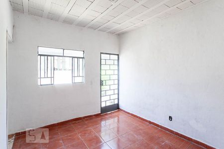 Sala  de casa para alugar com 1 quarto, 35m² em Cachoeirinha, Belo Horizonte