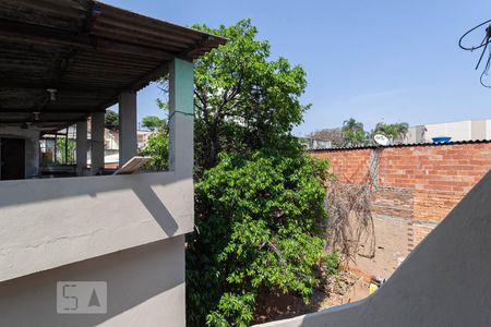 Vista da sala  de casa para alugar com 1 quarto, 35m² em Cachoeirinha, Belo Horizonte