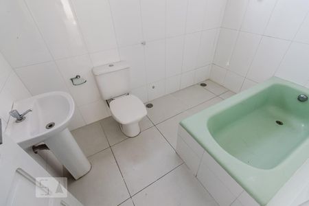 Casa para alugar com 168m², 4 quartos e 1 vaga Casa para alugar com 168m², 4 quartos e 1 vagaBanheiro 2