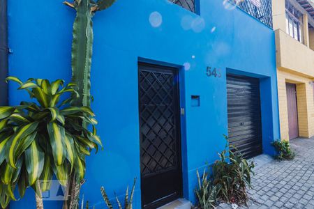 Casa para alugar com 168m², 4 quartos e 1 vaga Casa para alugar com 168m², 4 quartos e 1 vagaFachada