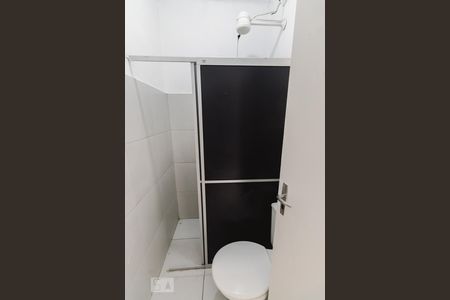 Casa para alugar com 168m², 4 quartos e 1 vaga Casa para alugar com 168m², 4 quartos e 1 vagaBanheiro de Serviço