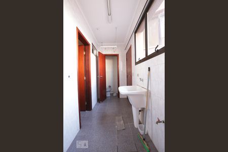 Apartamento para alugar com 148m², 4 quartos e 2 vagas Apartamento para alugar com 148m², 4 quartos e 2 vagasLavanderia