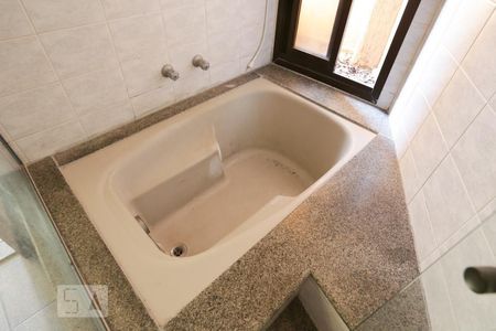 Apartamento para alugar com 148m², 4 quartos e 2 vagas Apartamento para alugar com 148m², 4 quartos e 2 vagasBanheiro suite 2