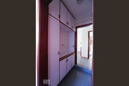 Apartamento para alugar com 148m², 4 quartos e 2 vagas Apartamento para alugar com 148m², 4 quartos e 2 vagasArmarios