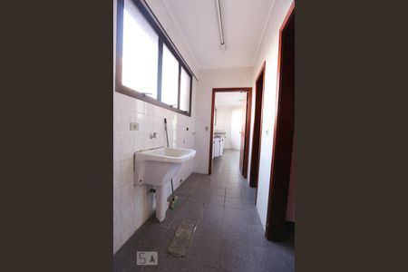 Apartamento para alugar com 148m², 4 quartos e 2 vagas Apartamento para alugar com 148m², 4 quartos e 2 vagasLavanderia