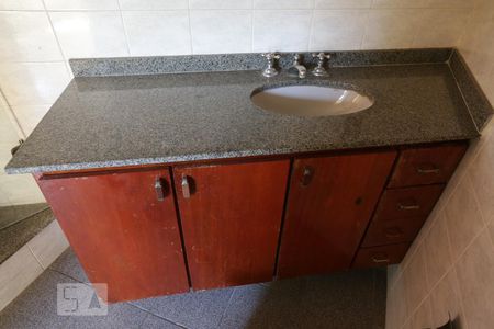 Apartamento para alugar com 148m², 4 quartos e 2 vagas Apartamento para alugar com 148m², 4 quartos e 2 vagasBanheiro suite 2