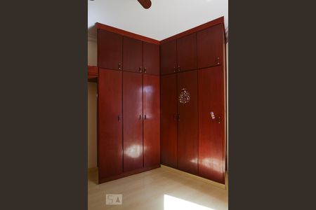 Apartamento para alugar com 148m², 4 quartos e 2 vagas Apartamento para alugar com 148m², 4 quartos e 2 vagasQuarto 1 Suite