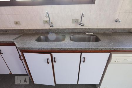 Apartamento para alugar com 148m², 4 quartos e 2 vagas Apartamento para alugar com 148m², 4 quartos e 2 vagasCozinha