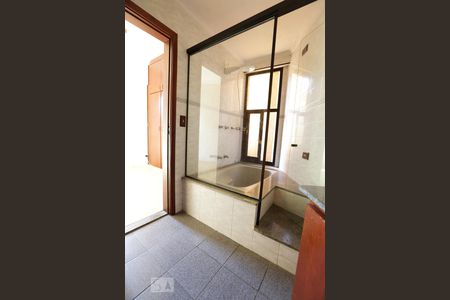 Apartamento para alugar com 148m², 4 quartos e 2 vagas Apartamento para alugar com 148m², 4 quartos e 2 vagasBanheiro suite 2