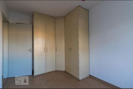 Quarto 1 de apartamento para alugar com 2 quartos, 69m² em Humaitá, Porto Alegre
