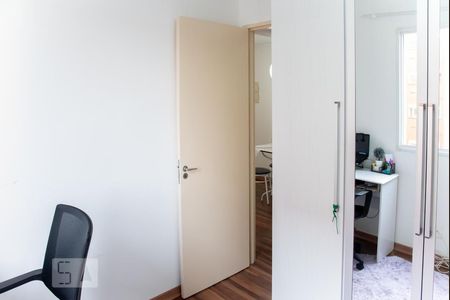 Quarto 1 de apartamento para alugar com 2 quartos, 43m² em Vila Talarico, São Paulo