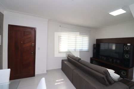 Casa de condomínio à venda com 130m², 3 quartos e 2 vagasSala de TV