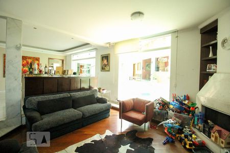 Sala de TV de casa à venda com 4 quartos, 525m² em City América, São Paulo