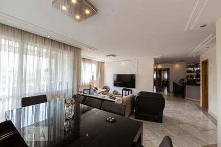 Apartamento à venda com 210m², 4 quartos e 5 vagasSala