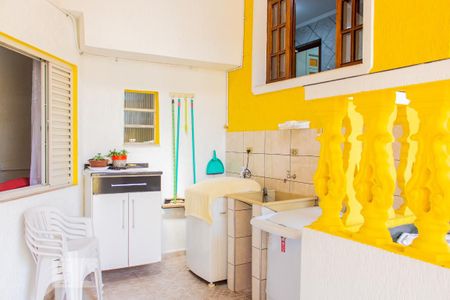 Casa à venda com 271m², 3 quartos e 3 vagas Casa à venda com 271m², 3 quartos e 3 vagasÁrea de Serviço da Edícula