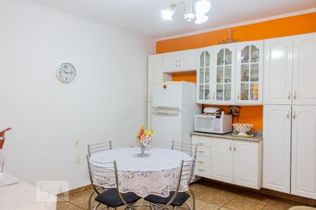 Casa à venda com 271m², 3 quartos e 3 vagas Casa à venda com 271m², 3 quartos e 3 vagasCozinha da Edícula