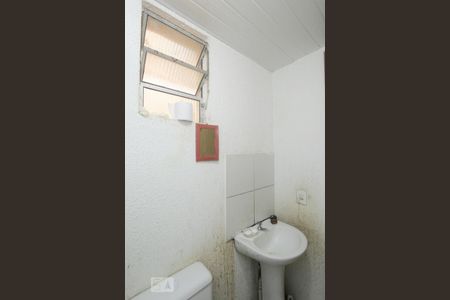 BANHEIRO de apartamento à venda com 2 quartos, 38m² em Rubem Berta, Porto Alegre