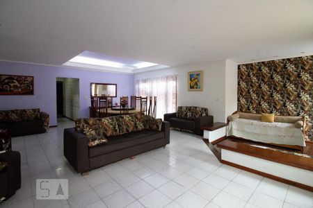 Sala de casa à venda com 4 quartos, 500m² em Vila Rosalia, Guarulhos