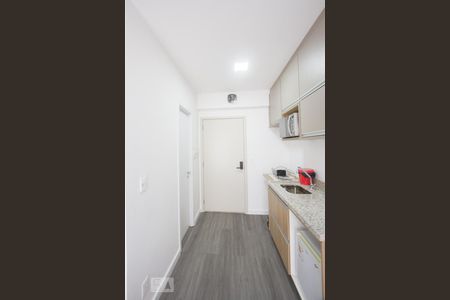 Cozinha de kitnet/studio para alugar com 1 quarto, 23m² em Jardim das Acácias, São Paulo