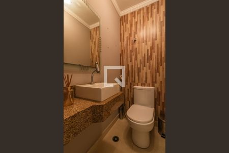 Lavabo de apartamento para alugar com 3 quartos, 115m² em Jardim Tupanci, Barueri