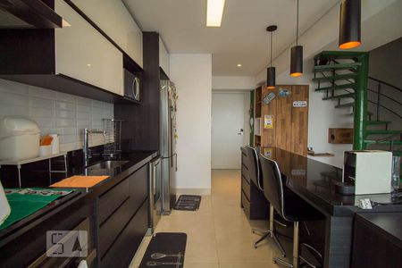 Cozinha  de apartamento à venda com 2 quartos, 68m² em Vila Dom Pedro I, São Paulo