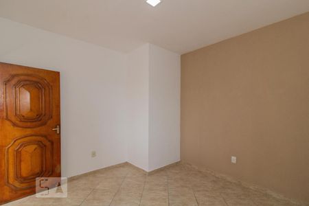 Sala de casa para alugar com 2 quartos, 80m² em Marechal Hermes, Rio de Janeiro