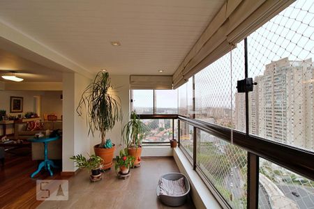 Varanda da Sala de apartamento à venda com 4 quartos, 195m² em Jardim Monte Kemel, São Paulo