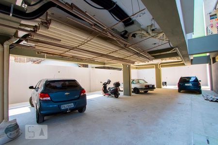 Garagem de kitnet/studio para alugar com 1 quarto, 10m² em Vila São Pedro, Santo André