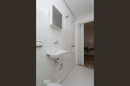 Banheiro de apartamento para alugar com 1 quarto, 25m² em Pinheiros, São Paulo