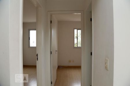 Corredor de apartamento à venda com 2 quartos, 58m² em Parque Taboão, Taboão da Serra