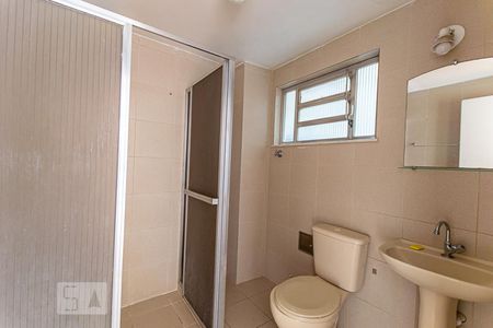 Banheiro de apartamento à venda com 1 quarto, 56m² em Centro, Niterói