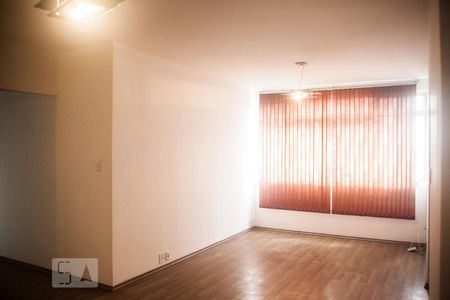 Apartamento à venda com 120m², 2 quartos e 1 vagaSala