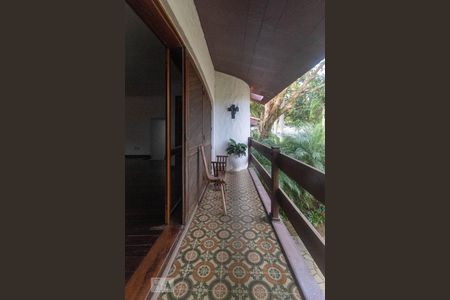 Sacada da Sala de Estar Principal de casa à venda com 3 quartos, 400m² em Ipanema, Porto Alegre