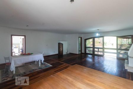 Sala de Estar Principal de casa à venda com 3 quartos, 400m² em Ipanema, Porto Alegre