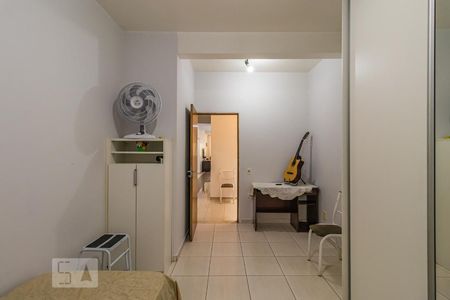 Quarto 2 de casa à venda com 4 quartos, 412m² em Jardim Tupanci, Barueri