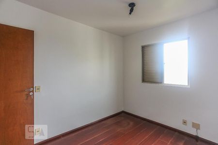 Quarto 1 de apartamento para alugar com 3 quartos, 54m² em Vila Butantã, São Paulo