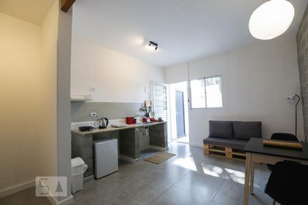 Sala/Cozinha de kitnet/studio para alugar com 1 quarto, 32m² em Jardim Bandeirantes, Sorocaba
