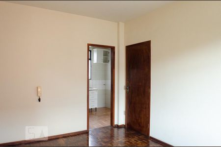 Sala de apartamento à venda com 3 quartos, 70m² em Salgado Filho, Belo Horizonte