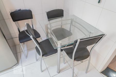 Casa de condomínio para alugar com 109m², 2 quartos e 3 vagas Casa de condomínio para alugar com 109m², 2 quartos e 3 vagasMesa e cadeiras