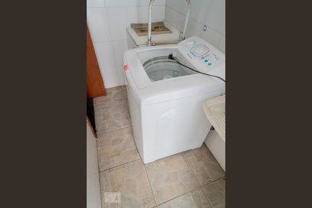 Casa de condomínio para alugar com 109m², 2 quartos e 3 vagas Casa de condomínio para alugar com 109m², 2 quartos e 3 vagasMáquina de lacar