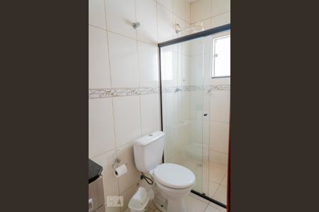 Casa de condomínio para alugar com 109m², 2 quartos e 3 vagas Casa de condomínio para alugar com 109m², 2 quartos e 3 vagasBanheiro da Suíte 2