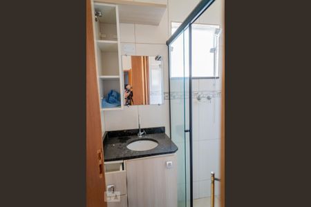 Casa de condomínio para alugar com 109m², 2 quartos e 3 vagas Casa de condomínio para alugar com 109m², 2 quartos e 3 vagasBanheiro da Suíte 1