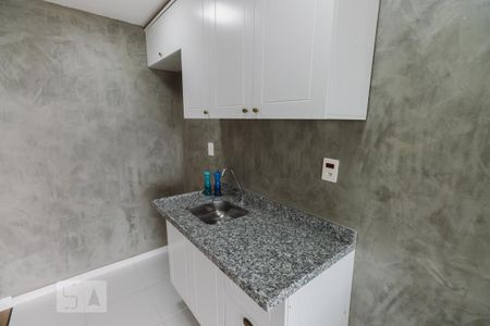 Cozinha de apartamento à venda com 2 quartos, 57m² em Vila Ipojuca, São Paulo