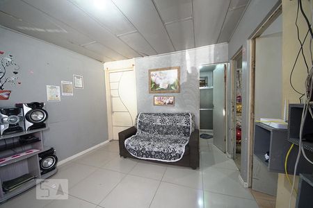 Casa à venda com 80m², 2 quartos e 2 vagasSala