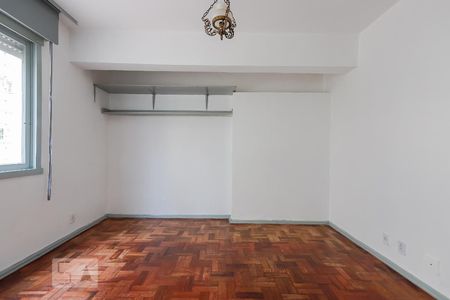 Sala/Quarto de kitnet/studio à venda com 1 quarto, 40m² em Vila Ipiranga, Porto Alegre