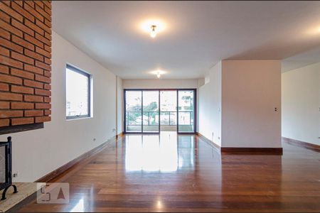 Sala de apartamento para alugar com 3 quartos, 144m² em Vila Madalena, São Paulo