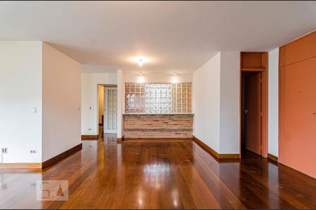 Sala de apartamento para alugar com 3 quartos, 144m² em Vila Madalena, São Paulo