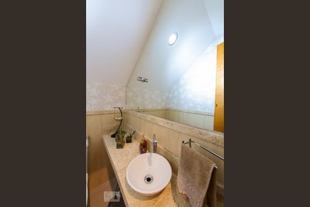 Casa à venda com 150m², 3 quartos e 4 vagas Casa à venda com 150m², 3 quartos e 4 vagasLavabo