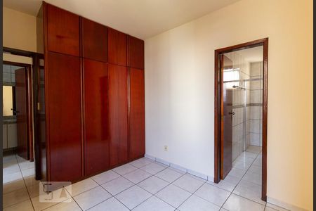 Suíte de apartamento para alugar com 3 quartos, 100m² em Santa Mônica, Uberlândia